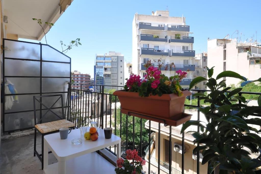 Nice Apartment Near City Center Atene Esterno foto