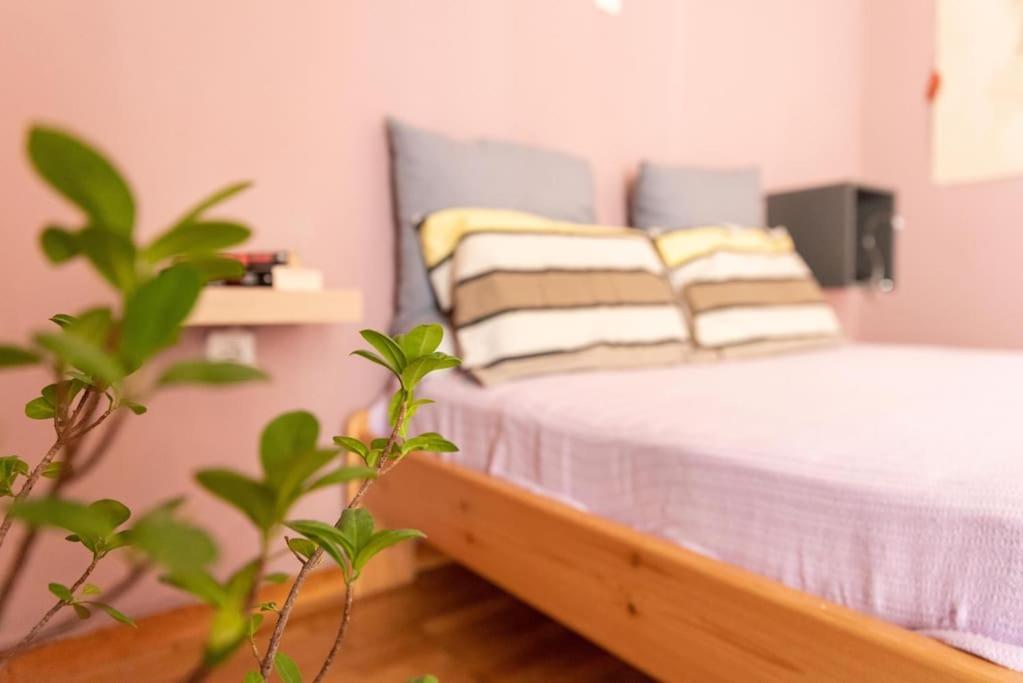 Nice Apartment Near City Center Atene Esterno foto