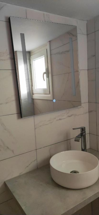 Nice Apartment Near City Center Atene Esterno foto